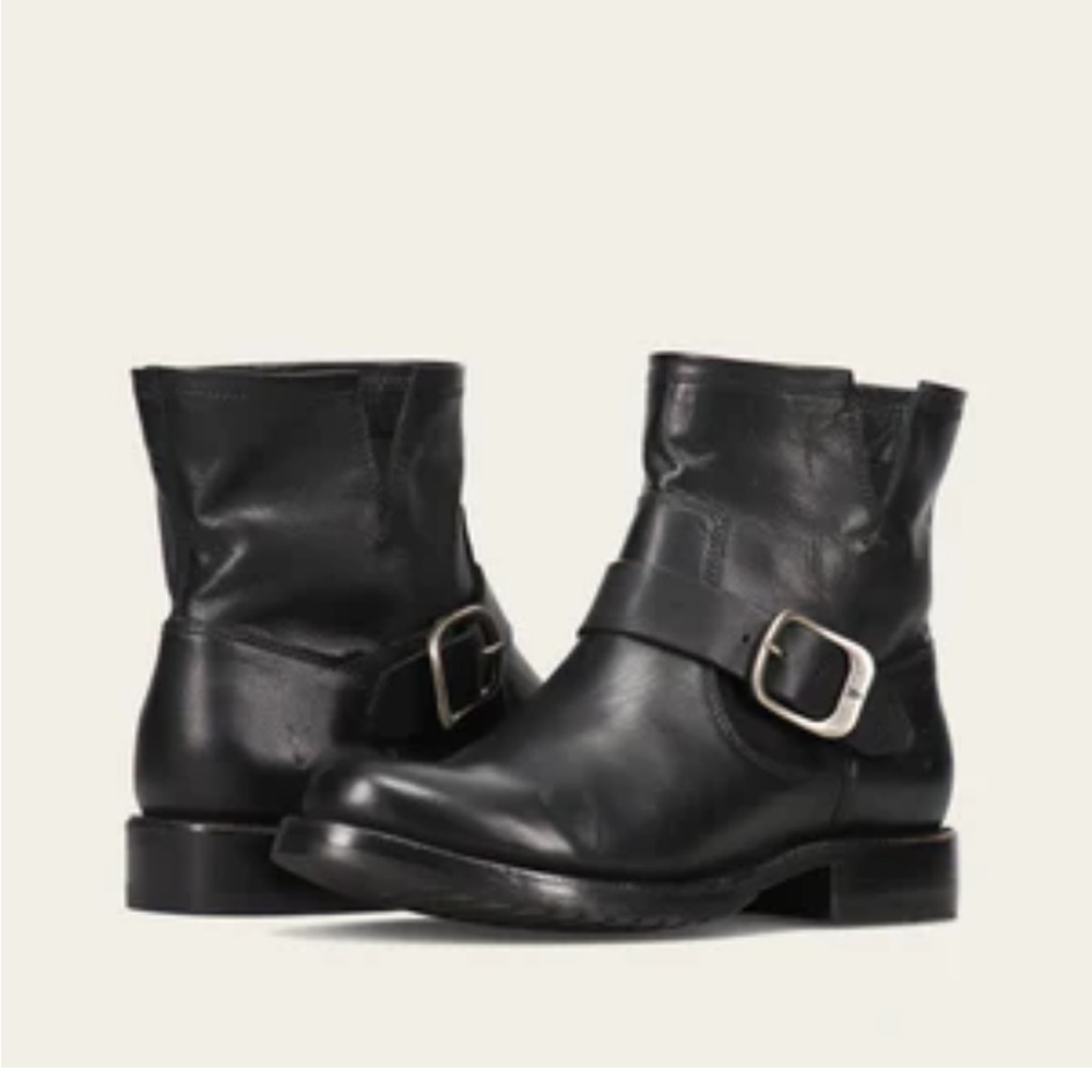 Frye Veronica Black Leather Flex Ankle Booties. Size 9.5